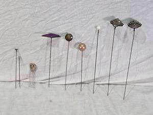 lot 141 image: Vintage Hatpins and Hair Accessories