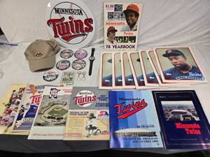 lot 158 image: Minnesota Twins Memorabilia Collection including yearbooks from 1978 and 1982, a 1987 World Series program, and multiple Kirby Puckett Folders