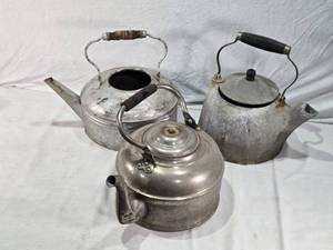 lot 239 image: Lot of 3 Vintage Metal Teapot Kettles