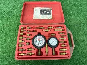 lot 65 image: Mac Master Fuel Injection Test Set
