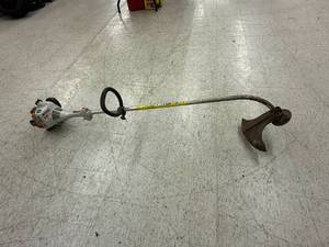 lot 75 image: Stihl FS46 Weed Trimmer