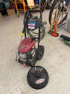 lot 7 image: Honda 3000PSI Pressure Washer with Floor Cleaner