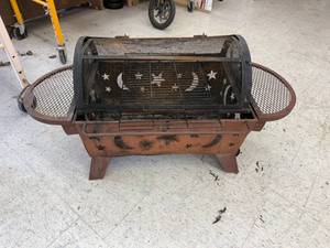 lot 14 image: Portable Fire Pit with Wheels
