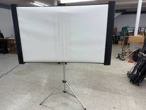 lot 46 image: Accolade Duet Model ELPSC80 Projection Screen