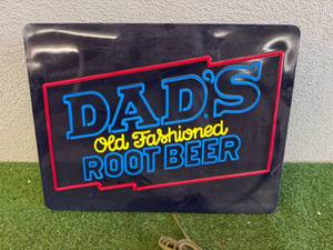 lot 125 image: Dads Old Fashioned Root Beer Light Up Sign