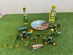 lot 152 image: John Deere Collectibles