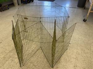 lot 175 image: 2 Pet Exercise Pens