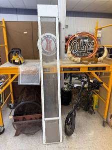 lot 176 image: Pet Door Insert - Sliding Glass Door