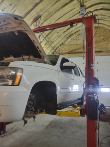 lot 2 image: Forward Lift 2 Post Vehicle Lift Model I10N400M 10,000# Capacity