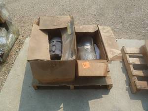 lot 25 image: Toshiba & Lesson Low Motor Drives