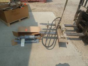 lot 28 image: Krug LP Gas Hand Pumps
