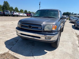 lot 11 image: 2003 Toyota Tundra