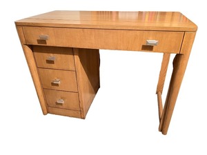 lot 42 image: Vintage Saginaw Furniture Shops Art Deco Style Extending Wooden Desk with Drawers.