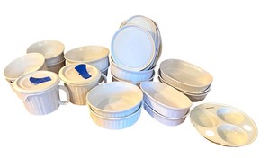 lot 64 image: Corningware Collection with Lids