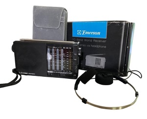 lot 73 image: Emerson PSW4010 10-Band World Receiver Radio with Accessories and Box