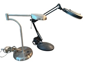 lot 82 image: Set of 2 Adjustable Desk Lamps with Metal Bases