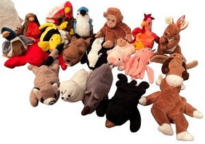 lot 99 image: Collection of 18 Ty Beanie Babies and Plush Animal Toys