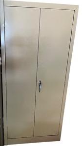 lot 121 image: Tall Metal Storage Cabinet with 5 Adjustable Shelves