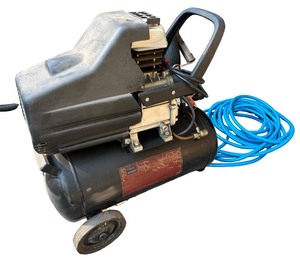 lot 10 image: Portable Electric Air Compressor with Hose