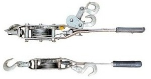 lot 181 image: 2-Ton Hand Cable Puller Winch with Hooks