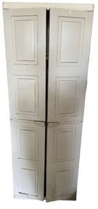 lot 200 image: Tall Plastic Storage Cabinet with Four Shelves