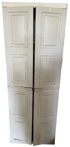 lot 205 image: Tall Plastic Storage Cabinet with Four Shelves