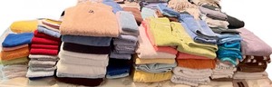 lot 211 image: Large Collection of Assorted Towels and Washcloths