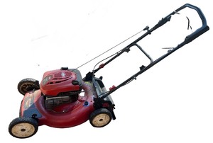 lot 239 image: Toro Recycler 22 Inch Walk-Behind Gas Lawn Mower