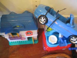 lot 21 image: Barbie Car, childrens doctor kit, ...