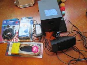 lot 44 image: Logitech computer speakers and subw...