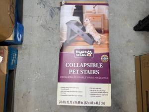 lot 13 image: Collapsible Pet Stairs
