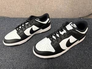 lot 19 image: NIke Dunk Lows - Mens 8.5 Womens 10