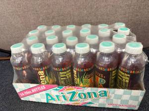 lot 131 image: 24 Pack of Arizona Red Tea