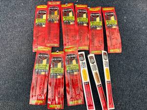 lot 201 image: Beef and Cheese, Meat Sticks