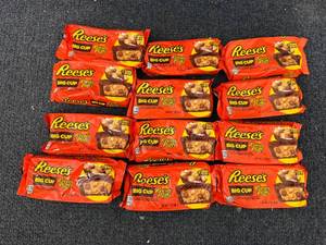 lot 219 image: 12 Reeses Big Cups