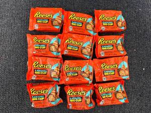 lot 221 image: 12 Reeses Caramel Big Cups