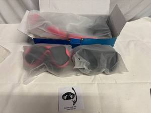lot 11 image: Adult Snorkel Mask Set of 2