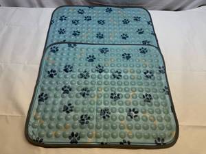 lot 24 image: 2x Pet Cooling Mat