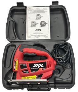 lot 33 image: Skil Variable Speed 3.7 AMP Corded Jigsaw in Hard Case