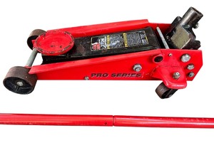 lot 20 image: Hydraulic Torin Pro Series 3-Ton Floor Jack