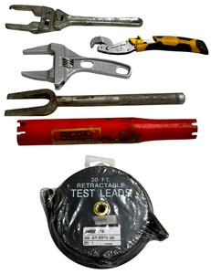 lot 143 image: Tools Bundle