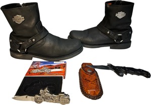 lot 006 image: Harley Davidson Bundle, Boots size 12