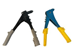 lot 049 image: Rivet Tools (2)