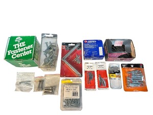 lot 046 image: Screws and Fastners Bundle