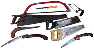 lot 120 image: Hand Saw Bundle