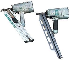 lot 226 image: Hitachi NR83A2 Framing Nailers Bundle