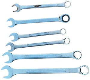 lot 181 image: LARGE TRUCK Wrenches (6)