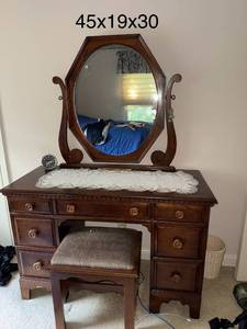 lot 120 image: Vintage Wooden Vanity with Mirror and Stool, 45x19x30 Inches