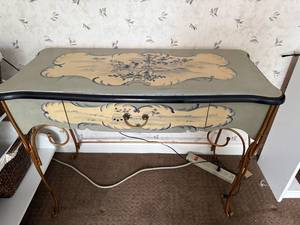 lot 133 image: Vintage Hand-Painted Console Table with Drawer and Elegant Metal Legs 40x18x31