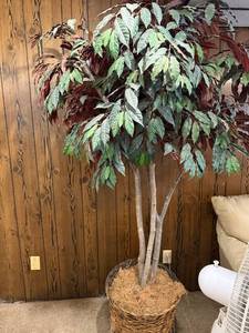 lot 278 image: Artificial Floor Plant with Wicker Basket Planter